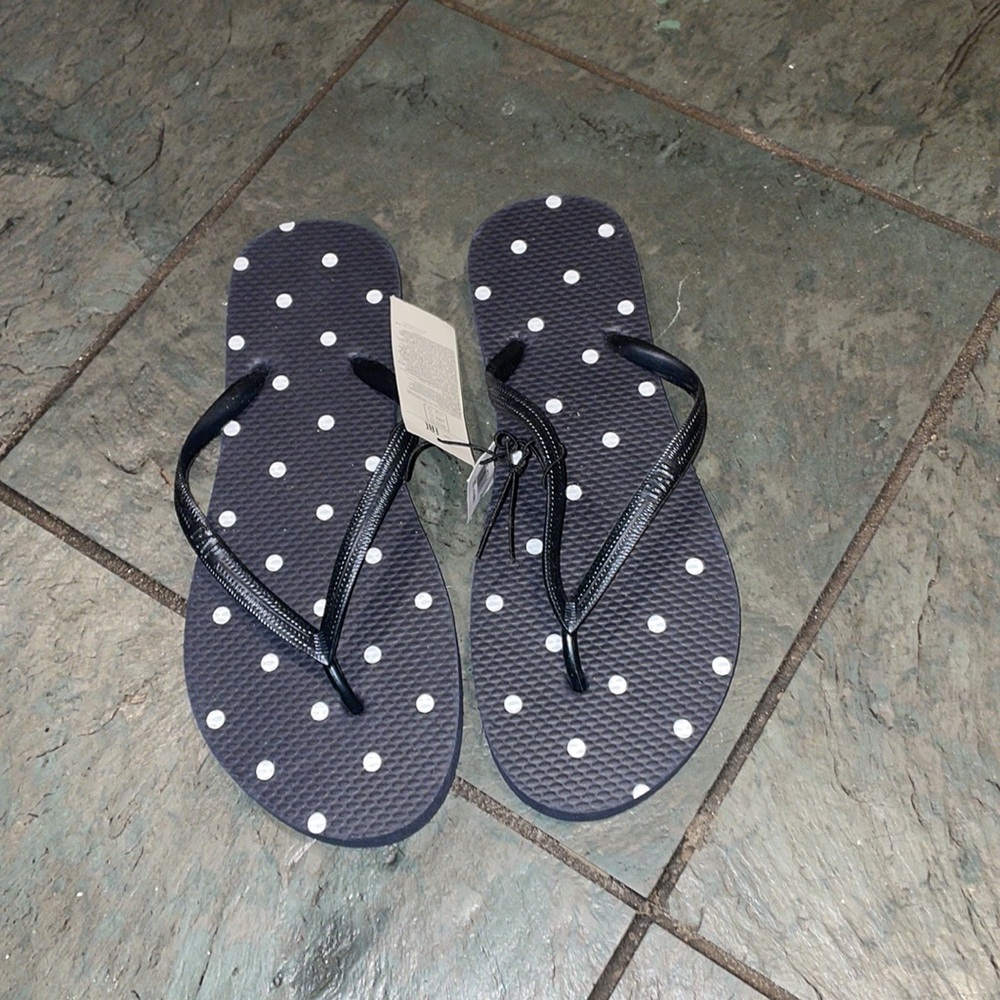 NWT Gap Womens LOGO Flip Flops SIZE 7